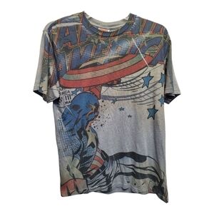 Marvel Gray, Blue and Red Short Sleeve Captain America Graphic Tee - Size M